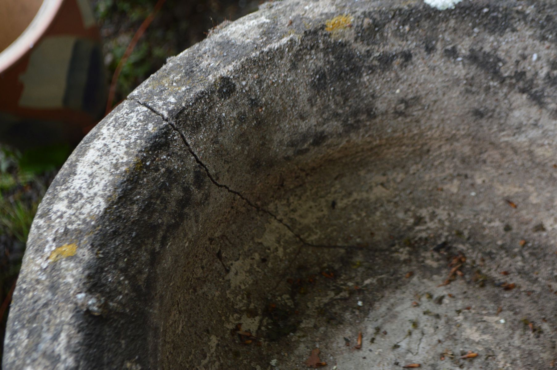 A WEATHERED COMPOSITE GARDEN URN, on a separate plinth, diameter 50cm x height 80cm x height of base - Image 2 of 3