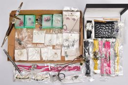 A BOX OF ASSORTED COSTUME JEWELLERY AND ITEMS, to include a variety of white metal rings, most