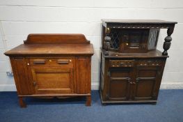 AN EARLY 20TH CENTURY OAK SIDEBOARD, with a raised back, one central drawer and cupboard door