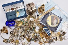 A BAG OF ASSORTED COSTUME JEWELLERY AND ITEMS, to include a pair of white metal, diamond cluster