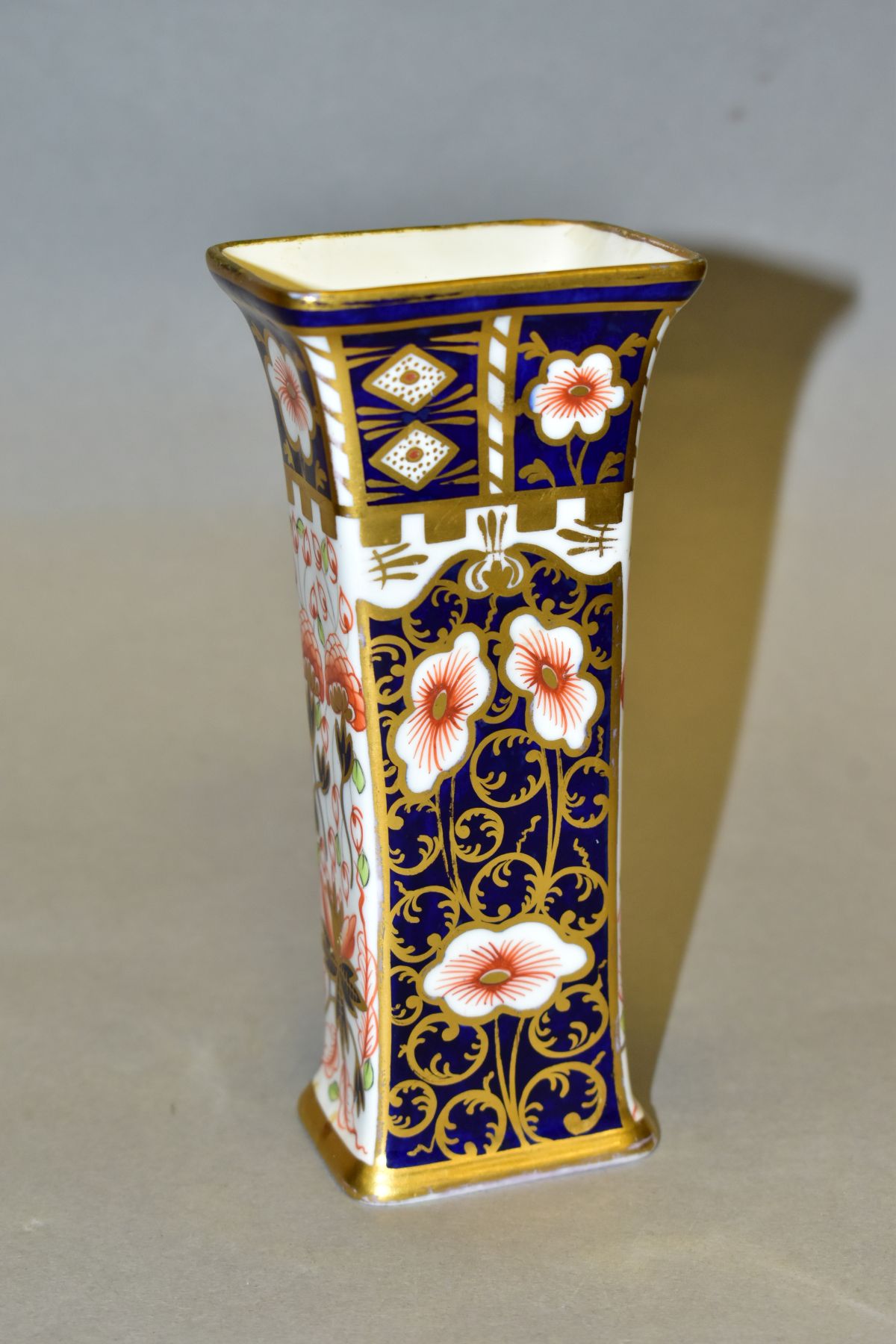 A ROYAL CROWN DERBY IMARI SHAPED RECTANGULAR VASE, shape no 1445, pattern no 6299, bears date cypher