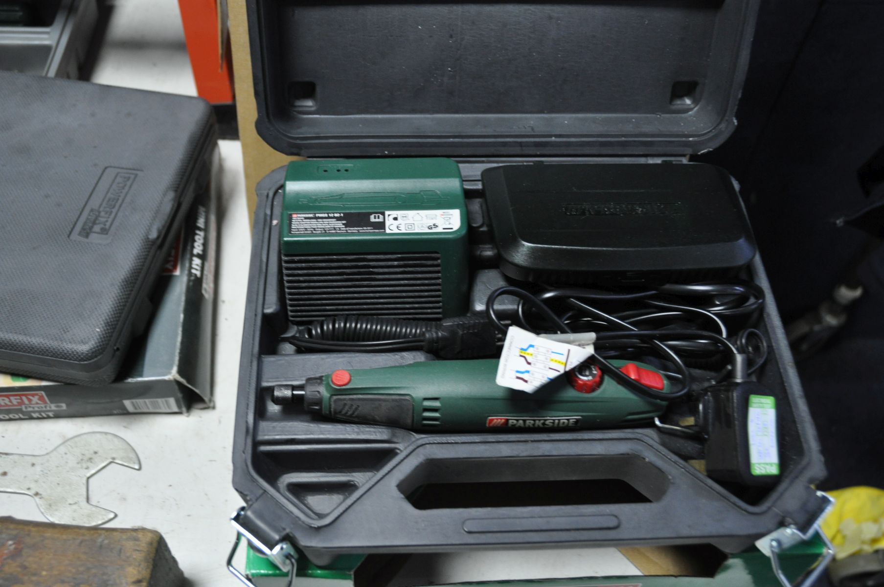 A COLLECTION OF POWER TOOLS including a B&Q circular Saw, a Challenge Xtreme 18V drill set, a - Image 5 of 5