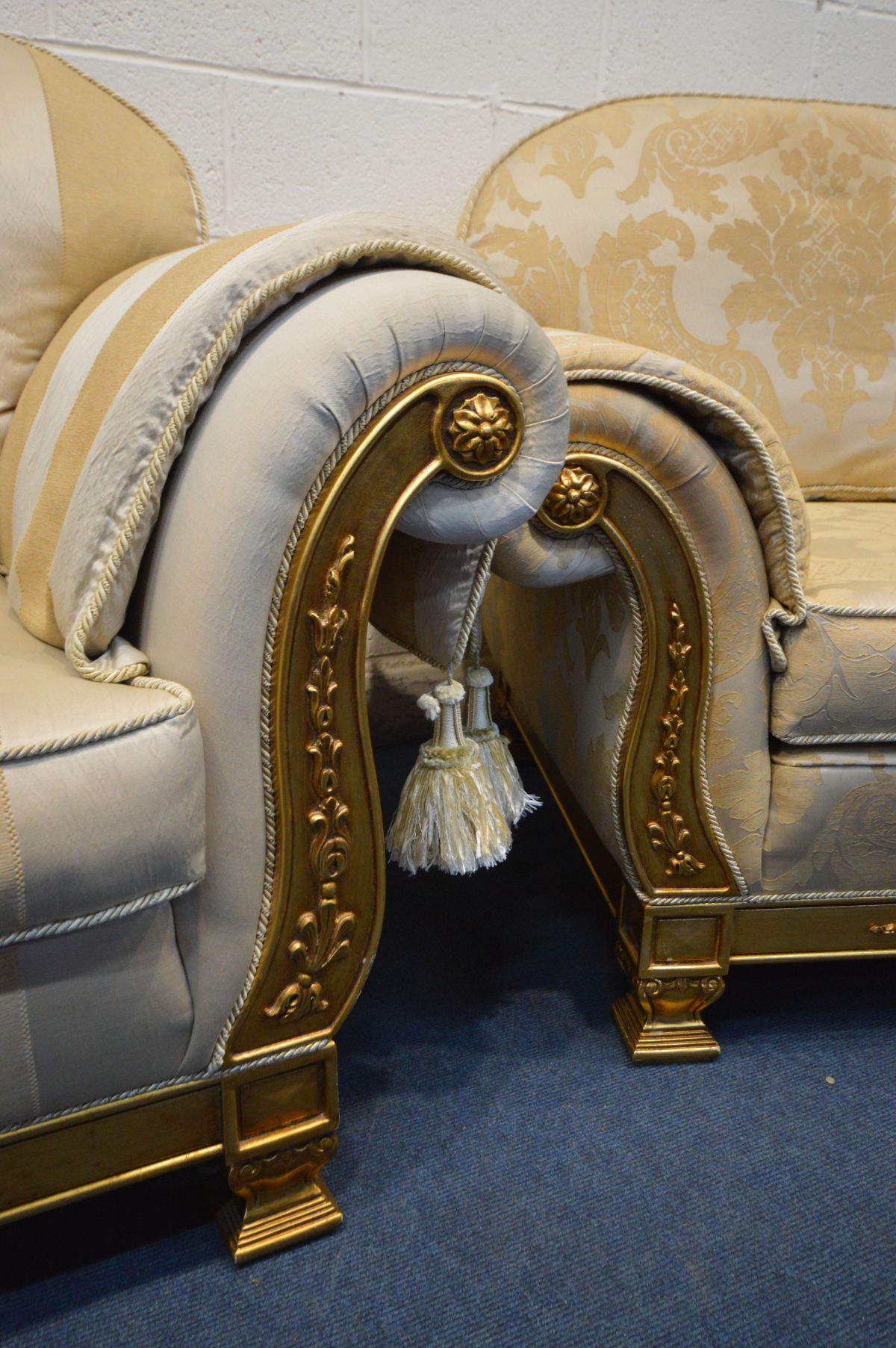 A CONTINENTAL GILTWOOD FRAMED THREE PIECE LOUNGE SUITE, comprising a stripped settee, width 215cm - Image 5 of 7
