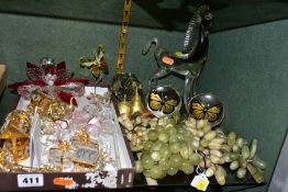 A BOX AND LOOSE MINIATURE GLASS ORNAMENTS, ONYX BUNCHES OF GRAPES, etc, including Swarovski Paradise