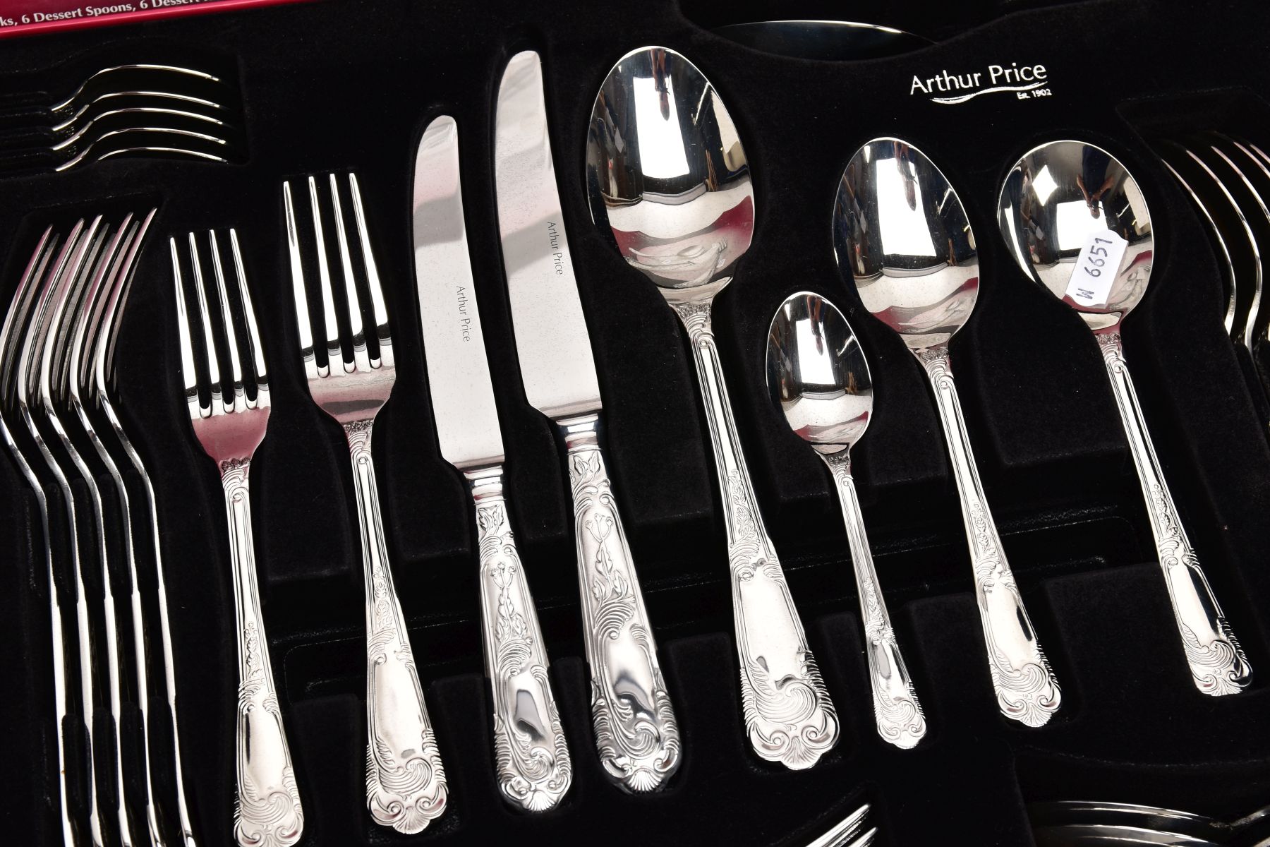 A BOXED 'ARTHUR PRICE' STAINLESS STEEL CUTLERY SET AND AN OVAL TRAY, a full 'Regency' forty four - Image 4 of 4