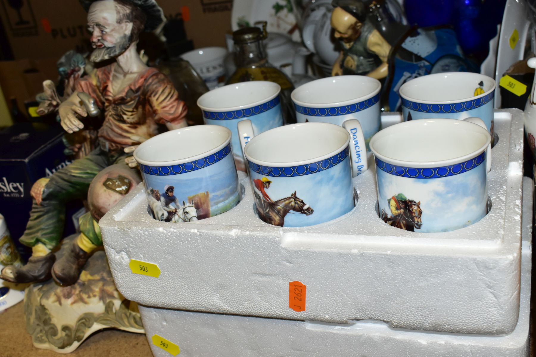 THREE BOXES AND LOOSE DINNERWARES AND ORNAMENTS ETC, to include Johnsons Eternal Belle part dinner - Image 12 of 15