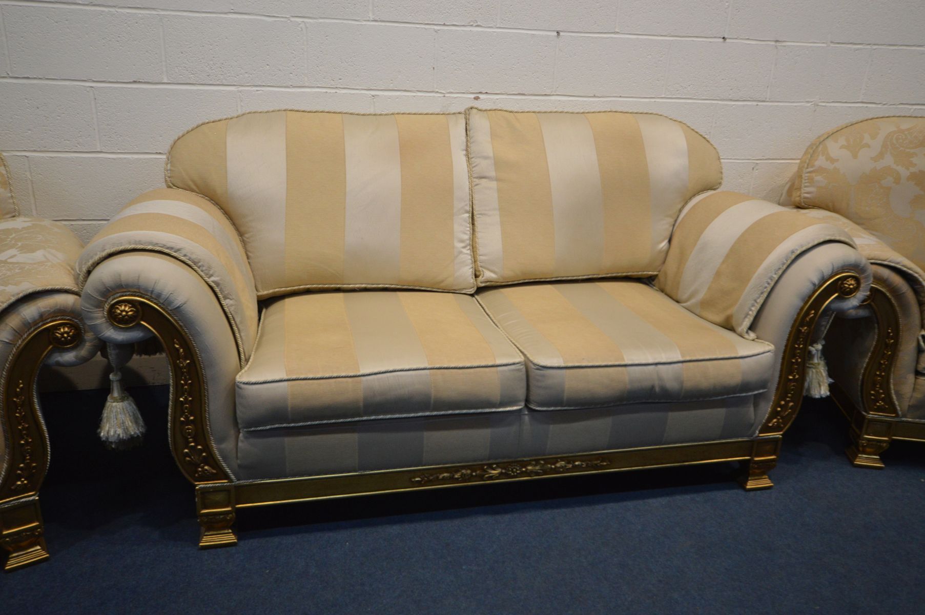 A CONTINENTAL GILTWOOD FRAMED THREE PIECE LOUNGE SUITE, comprising a stripped settee, width 215cm - Image 2 of 7