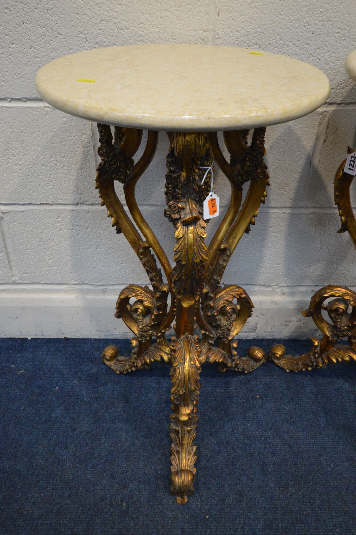 A PAIR OF LATE 20TH CENTURY GILTWOOD CIRCULAR LAMP TABLES, marble top, on triple scrolled and - Image 3 of 6