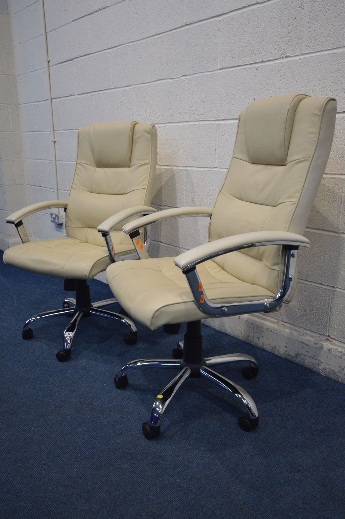 A PAIR OF CREAM FAUX LEATHER OFFICE SWIVEL CHAIRS on chrome frames - Image 3 of 3