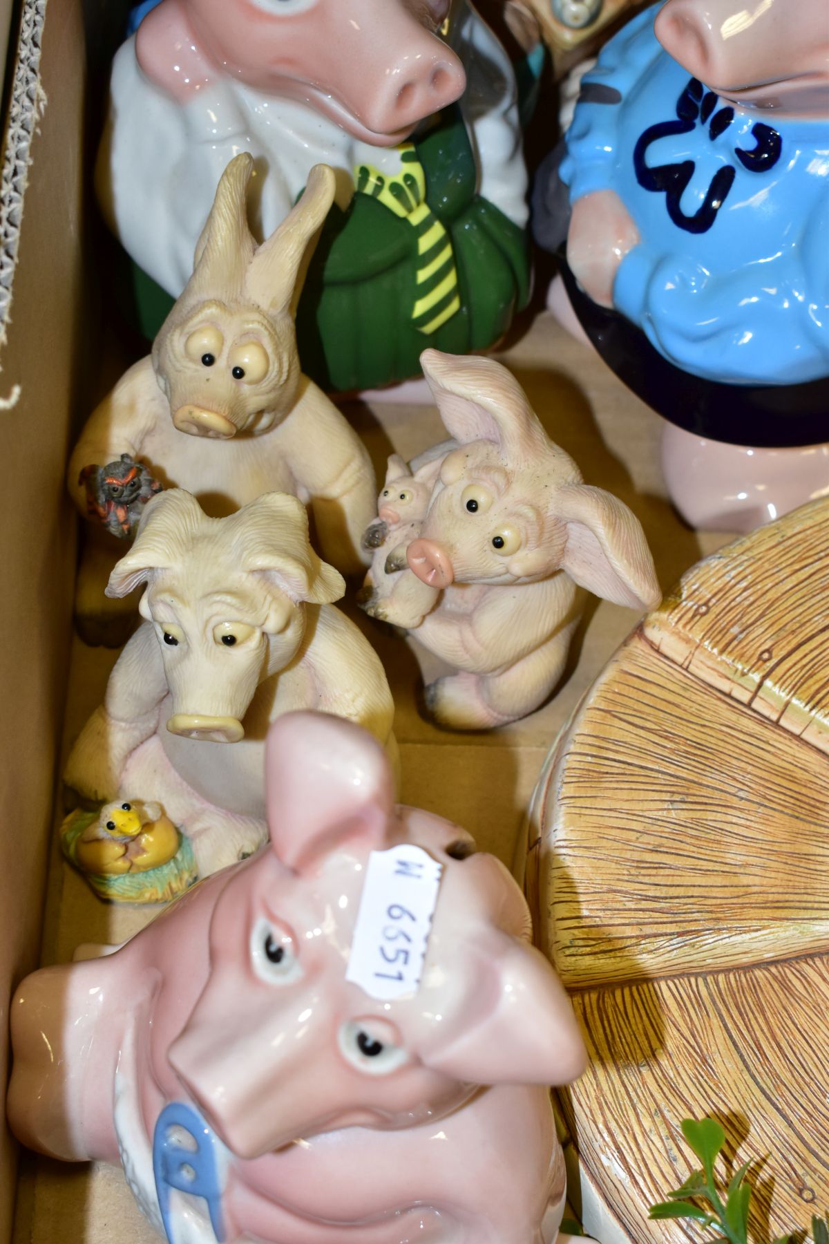 A BOX OF WADE NATWEST MONEY BOXES, PENELFIN RABBITS AND PIGGIN FIGURES, ETC, the Natwest pigs - Image 3 of 5