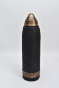 A 30CM TALL WWI ERA ARTILLERY/FIELD GUN SHELL, complete with fuse, BSC marked (Bethlehem Steel