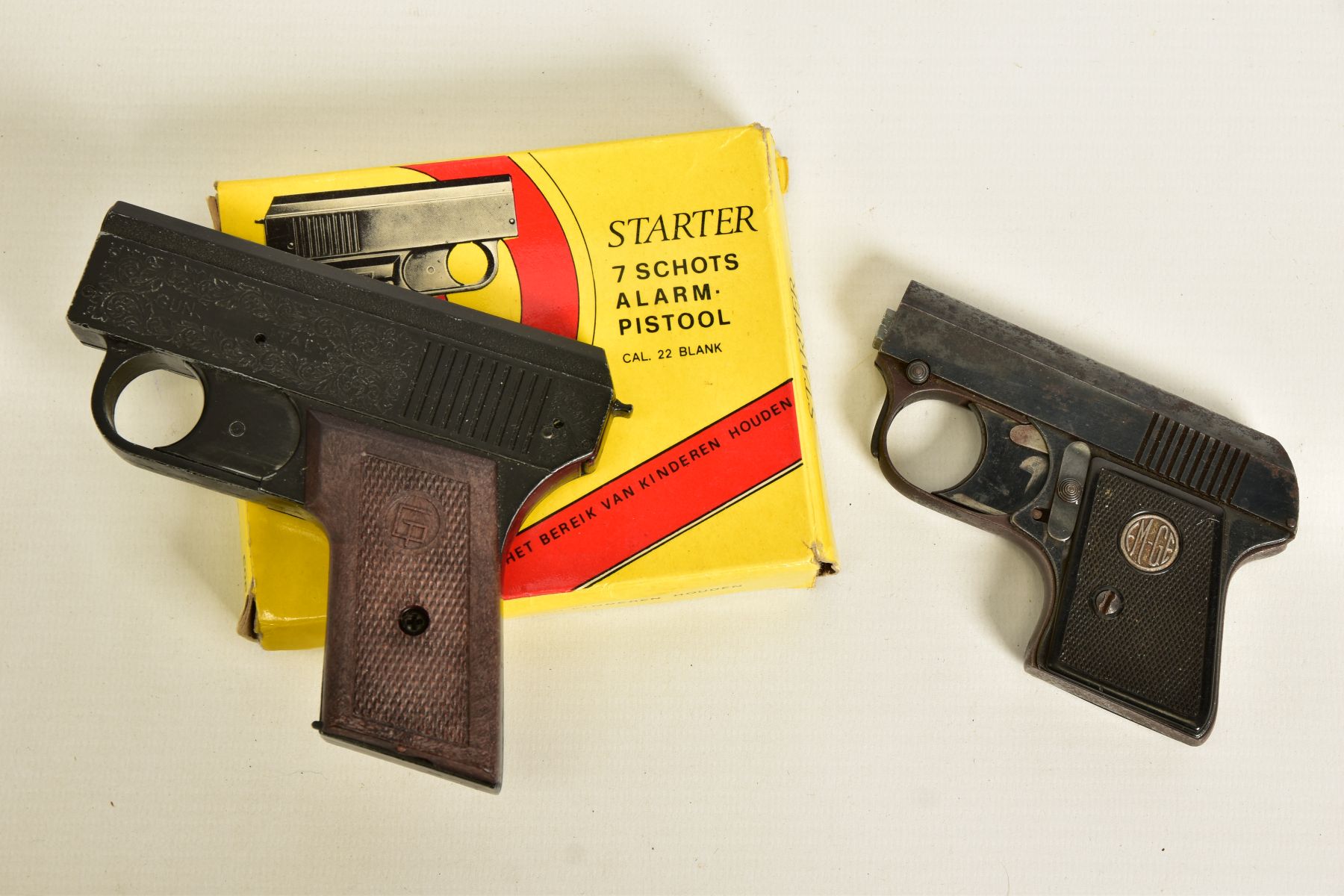 AN ITALIAN .22'' BLANK STARTING PISTOL with a magazine and original box, together with .22'' Blank
