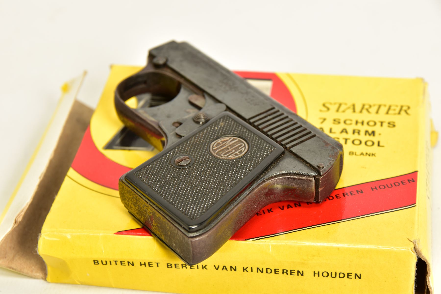 AN ITALIAN .22'' BLANK STARTING PISTOL with a magazine and original box, together with .22'' Blank - Image 8 of 10