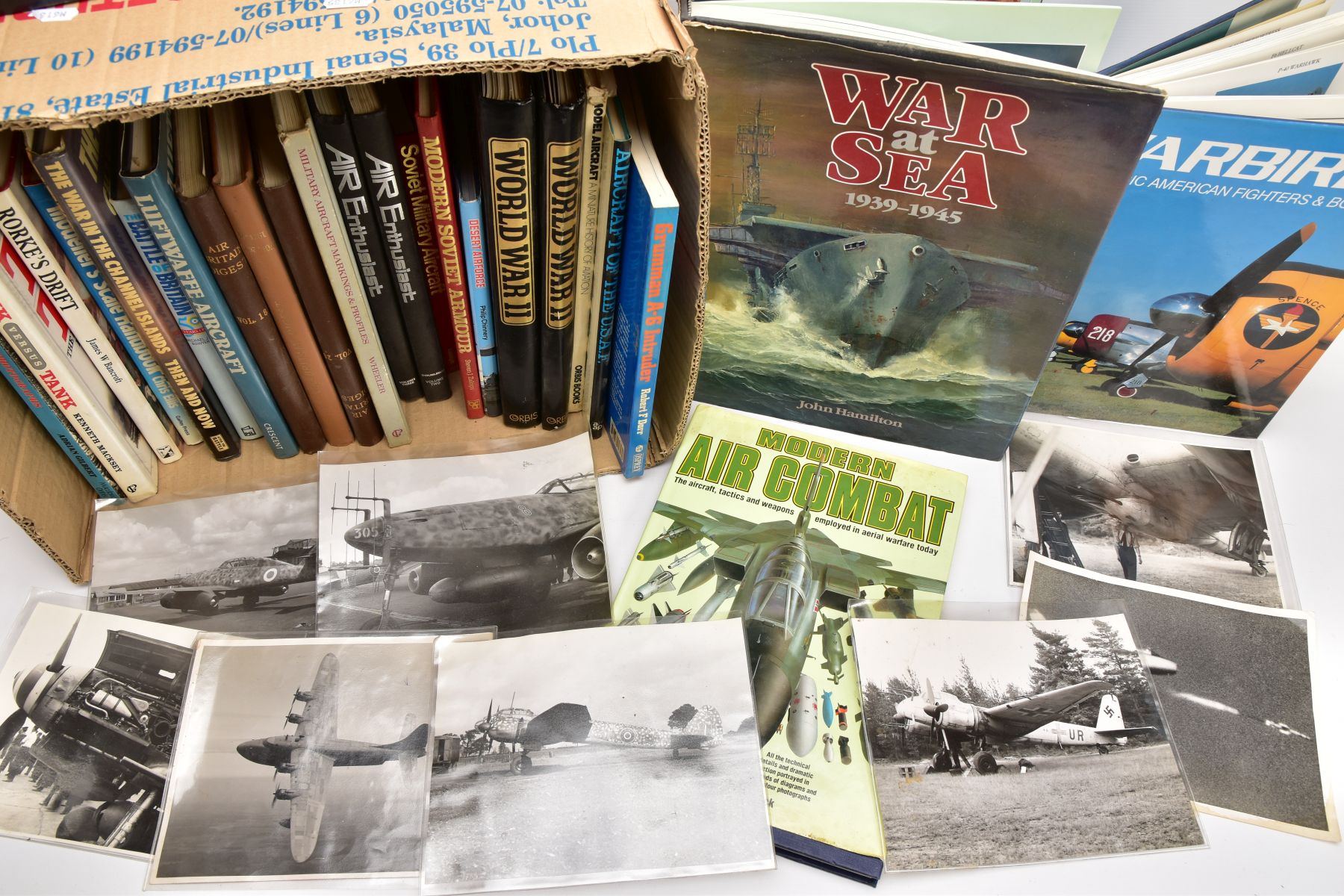 A LARGE BOX CONTAINING TWENTY SIX BOOKS OF VARIOUS MILITARY INTEREST, WWII German and Allies - Image 4 of 4