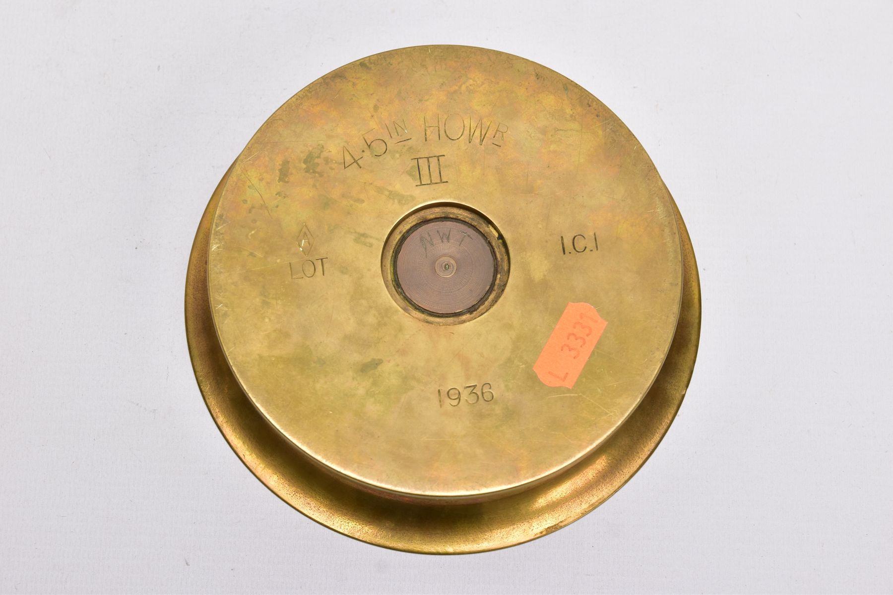 A 1936 DATED 4.5'' HOWITZER III SHELL CASE BASE, which has been fashioned into a circular ash tray - Image 3 of 4