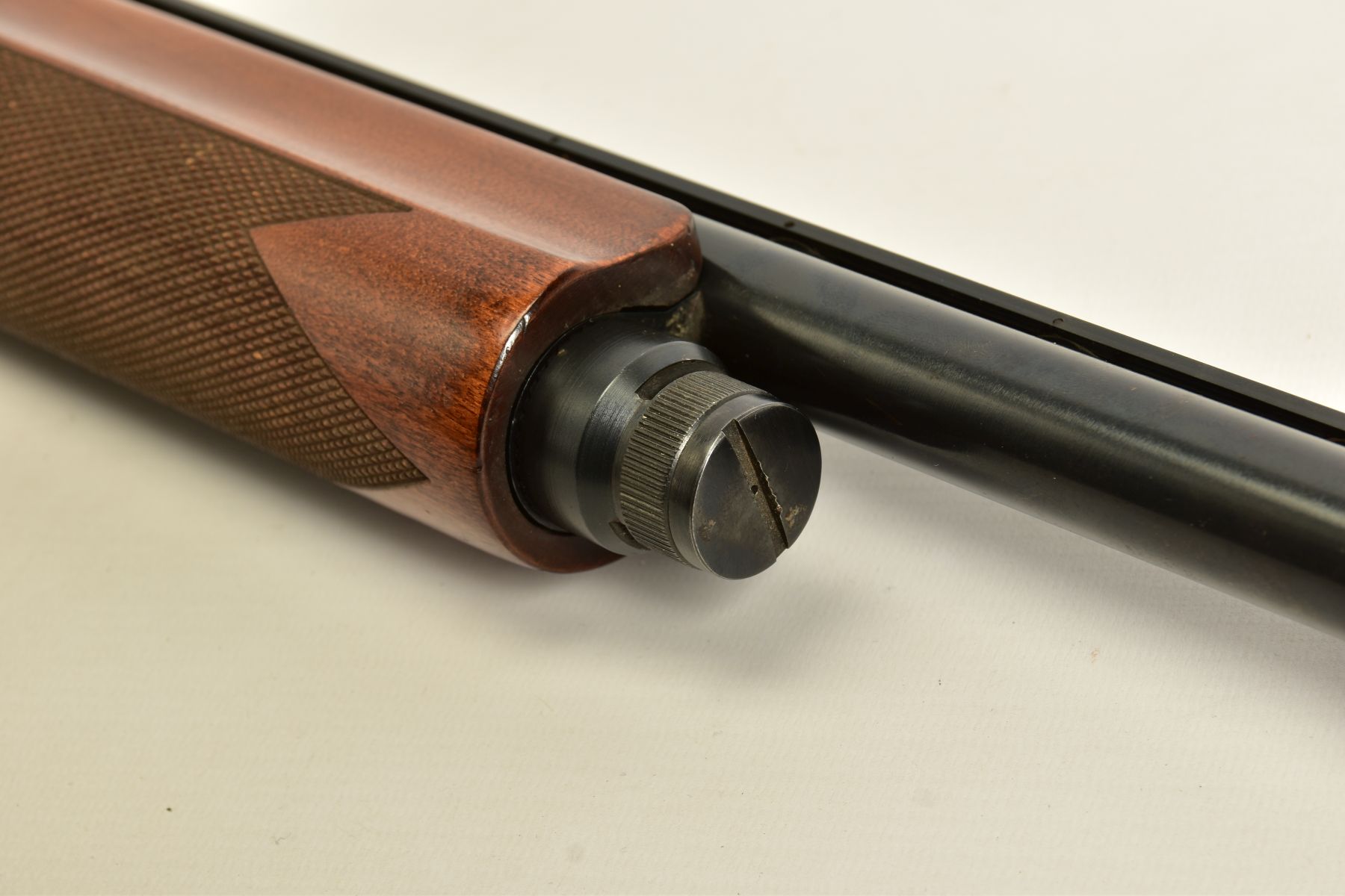 A 12 BORE 2¾'' CHAMBERED WINCHESTER RANGER MODEL 140 SINGLE BARREL SEMI AUTOMATIC, fitted with a - Image 7 of 15
