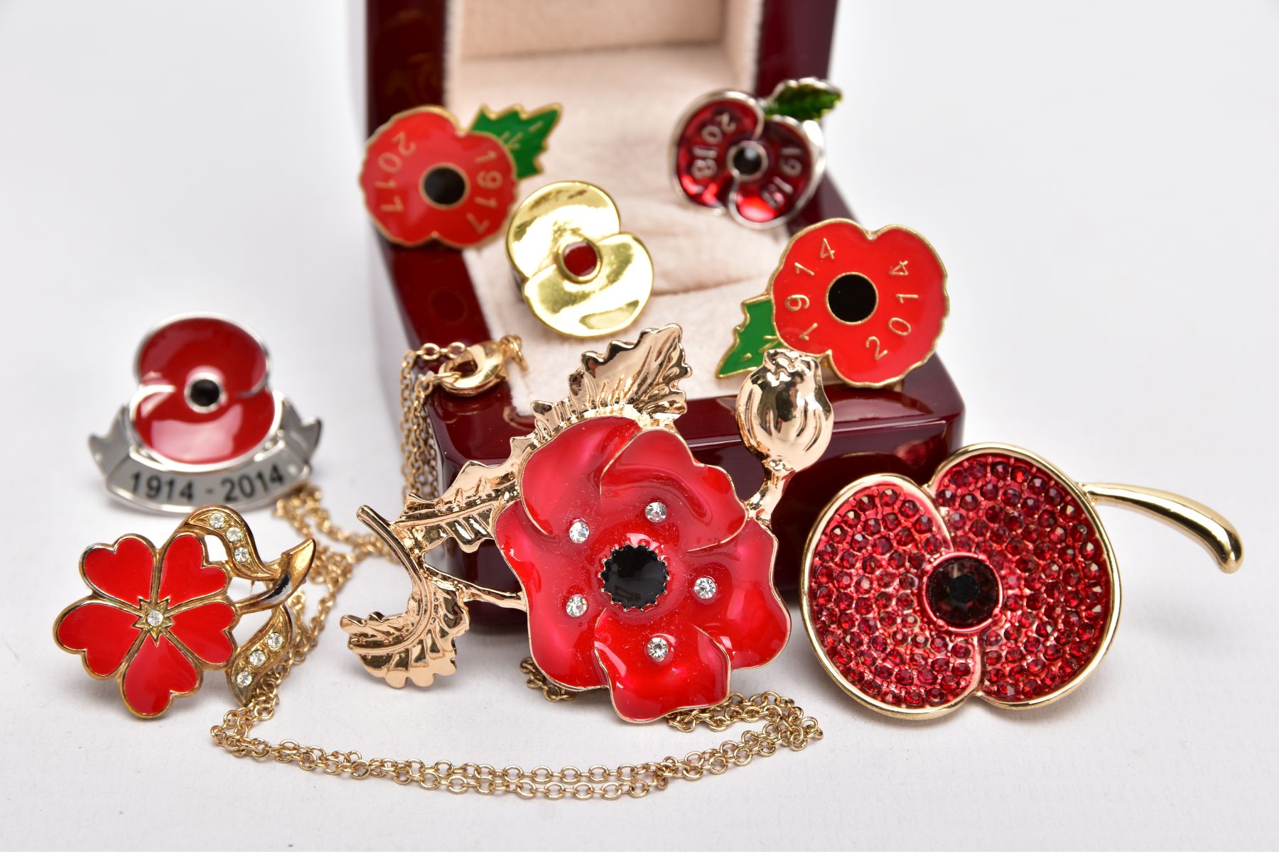 A COLLECTION OF ROYAL BRITISH LEGION AND OTHER COMMEMORATIVE POPPY PINS, to include a Royal - Image 3 of 3