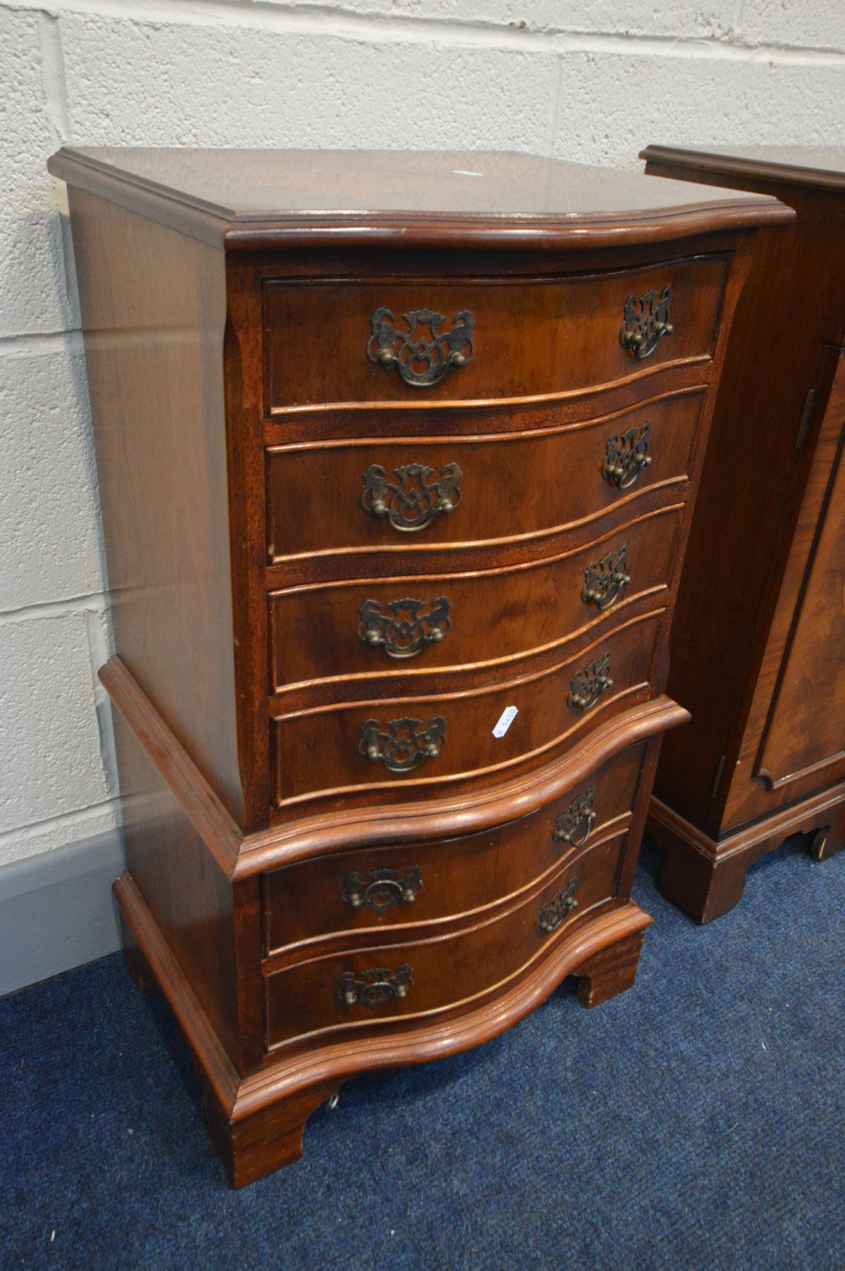 A SMALL MAHOGANY BREAKFRONT SIDEBOARD, width 106cm x depth 33cm x height 77cm (key) a small yew wood - Image 4 of 4