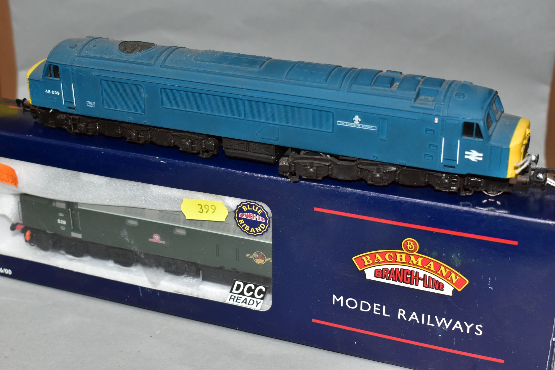 A BOXED BACHMANN 00 GAUGE CLASS 40 LOCOMOTIVE, 'Empress of Britain' No. D210, B.R. Green livery ( - Image 3 of 3