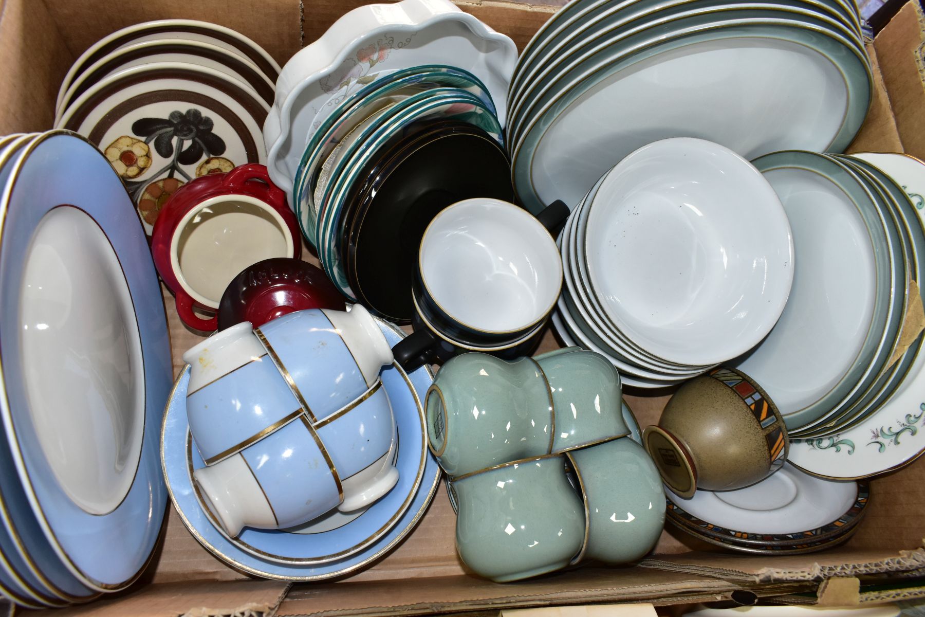 SIX BOXES AND LOOSE CERAMICS, GLASSWARES, KITCHEN ITEMS, ETC, to include Denby Marrakesh teacup - Image 5 of 10