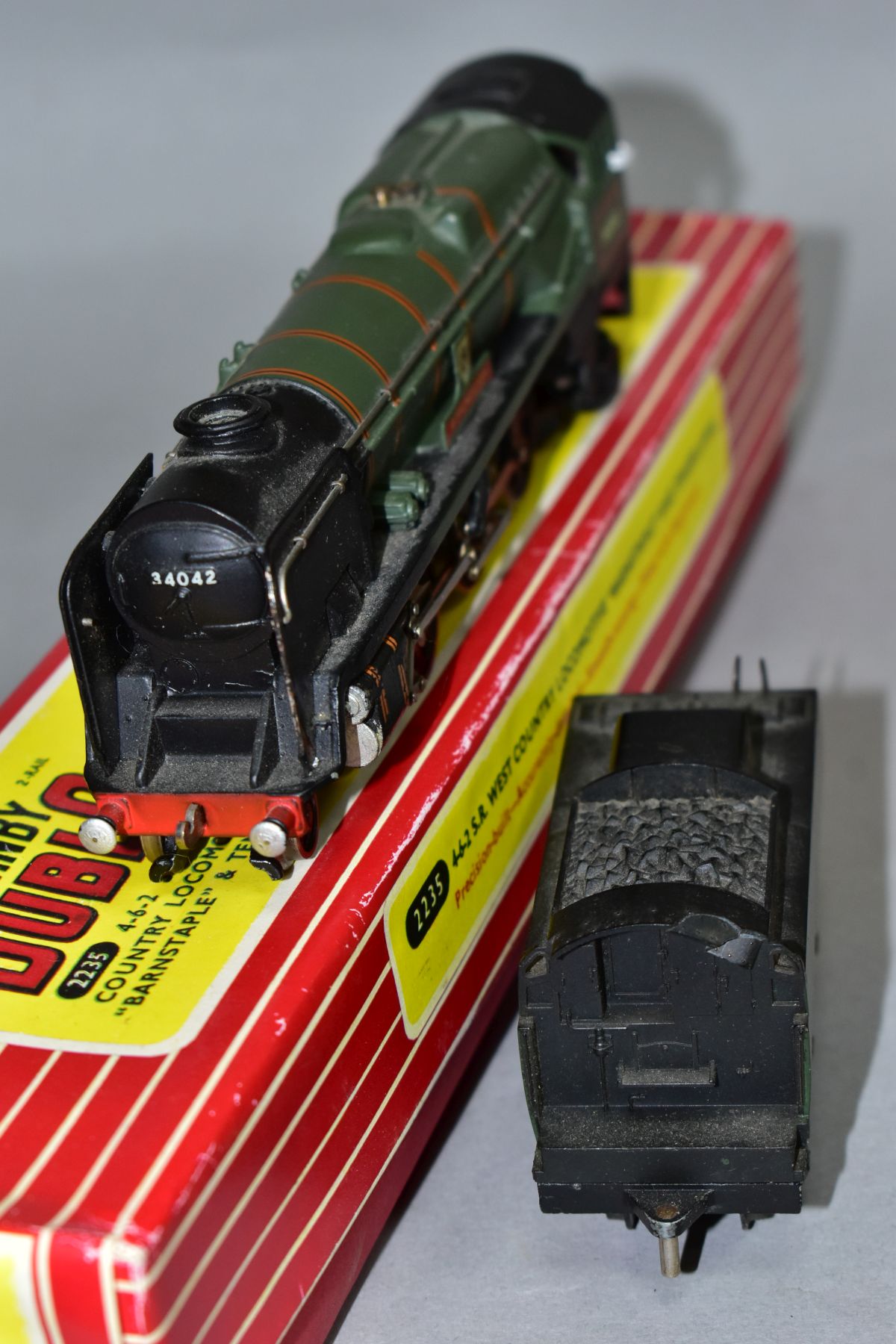 A BOXED HORNBY DUBLO REBUILT WEST COUNTRY CLASS LOCOMOTIVE, 'Dorchester' No 34042, B R lined green - Image 2 of 3