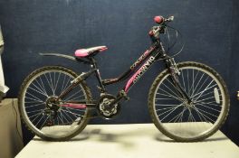 A DIAMOND CONCECT JUNIOR MOUNTAIN BIKE with 18speed twist grip gears, 15in frame