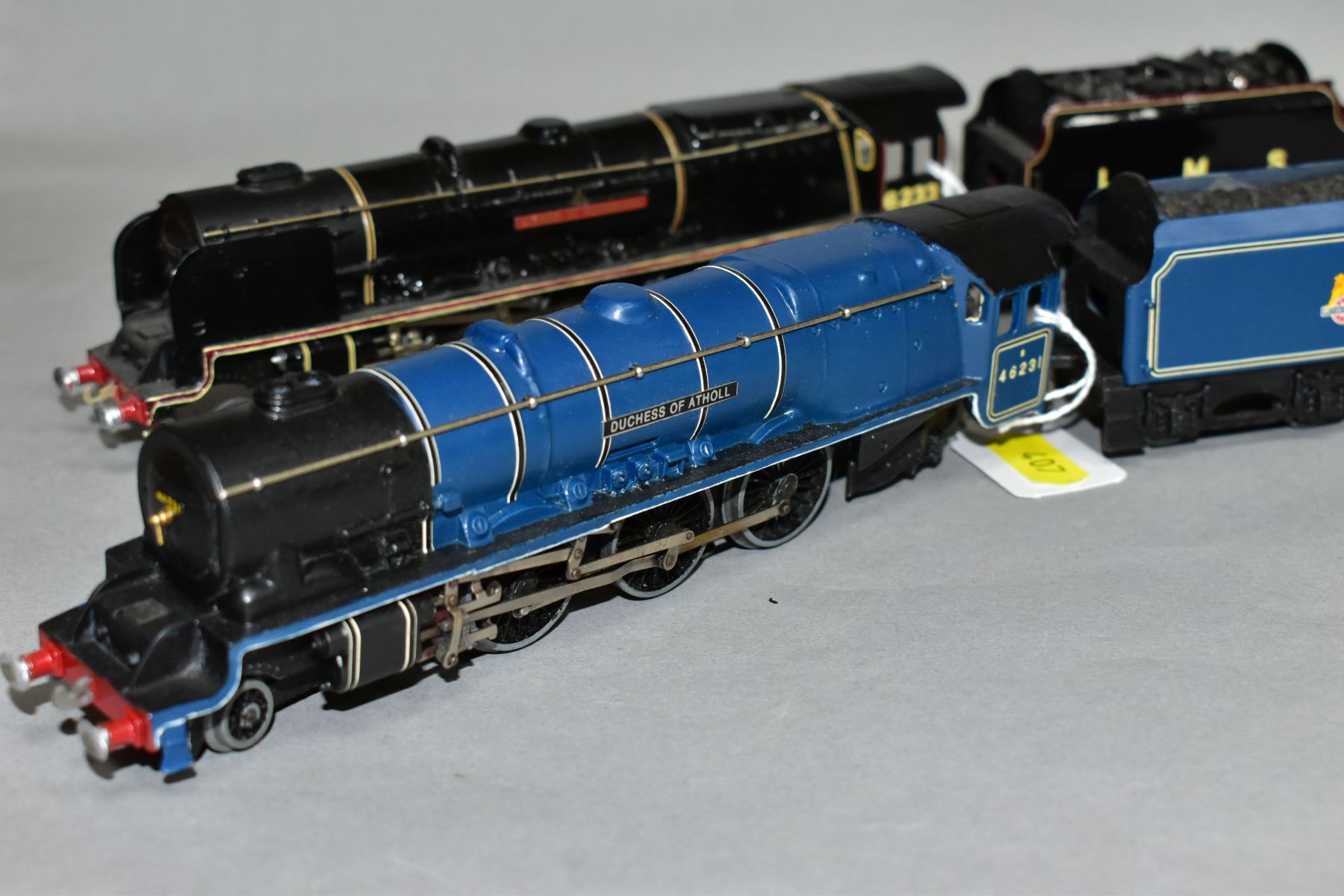 TWO UNBOXED HORNBY DUBLO DUCHESS CLASS LOCOMOTIVES, 'Duchess of Sutherland' No. 6233, L.M.S. Lined - Image 5 of 5