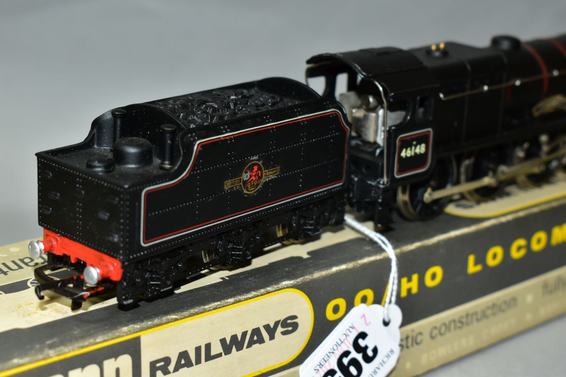 A BOXED WRENN RAILWAYS 00 GAUGE ROYAL SCOT CLASS LOCOMOTIVE, 'The Manchester Regiment', No46148, B.R - Image 4 of 4