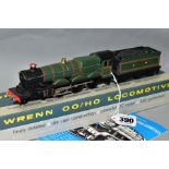 A BOXED WRENN RAILWAYS 00 GAUGE CASTLE CLASS LOCOMOTIVE, 'Devizes Castle' No 7002, G.W.R lined green