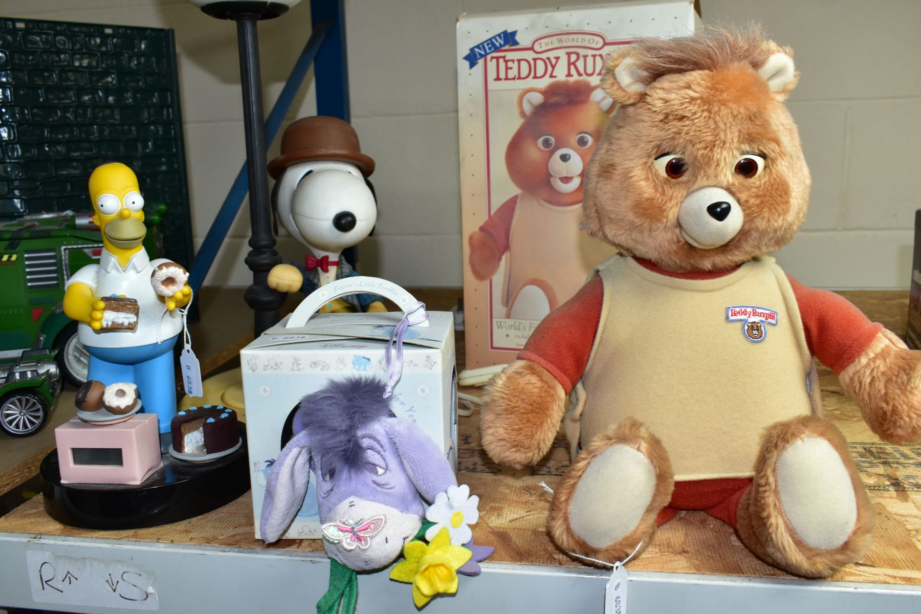 A TEDDY RUXPIN ANIMATED TOY, circa 1985, complete with one cassette box and instructions,