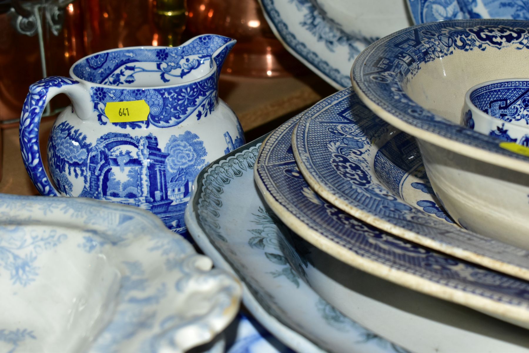 A GROUP OF 19TH AND 20TH CENTURY BLUE AND WHITE TRANSFER PRINTED POTTERY, to include an unmarked - Image 9 of 17