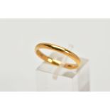 A 22CT GOLD BAND RING, a plain polished band ring, 22ct hallmark for Birmingham, width 3mm, ring