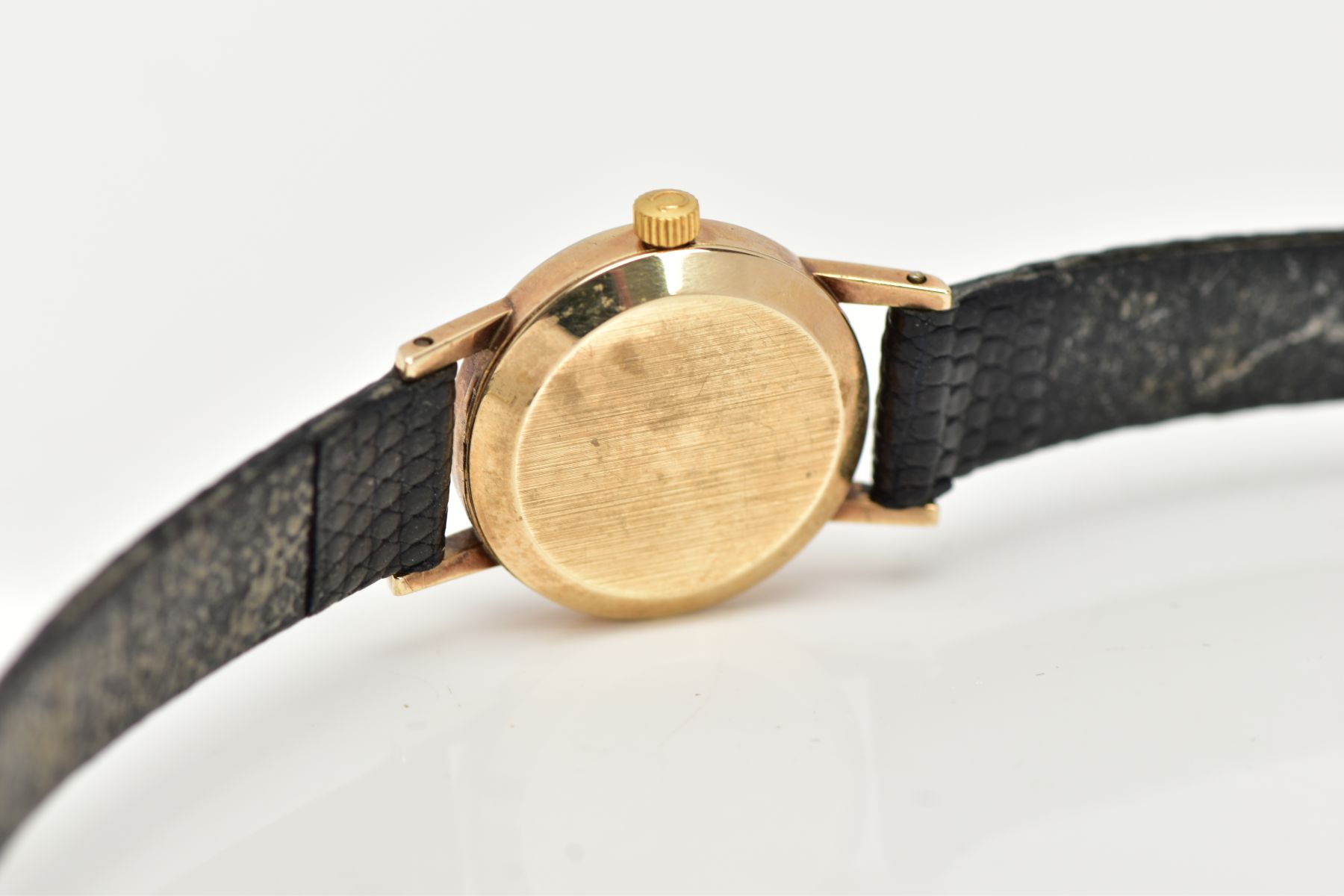 A LADIES 9CT GOLD 'OMEGA' WRISTWATCH, circa 1960's, hand wound movement, round champagne dial signed - Image 5 of 6