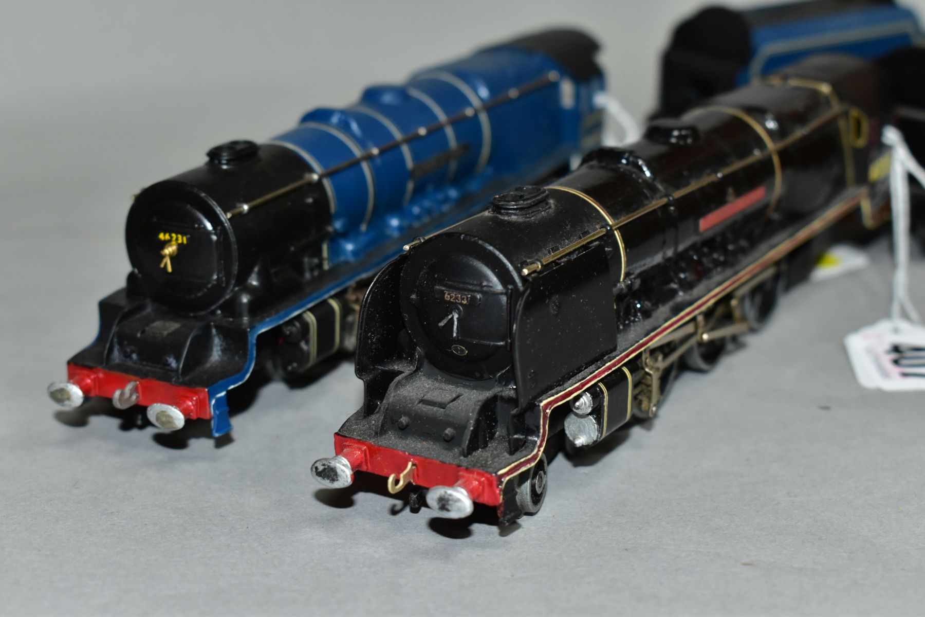 TWO UNBOXED HORNBY DUBLO DUCHESS CLASS LOCOMOTIVES, 'Duchess of Sutherland' No. 6233, L.M.S. Lined - Image 3 of 5