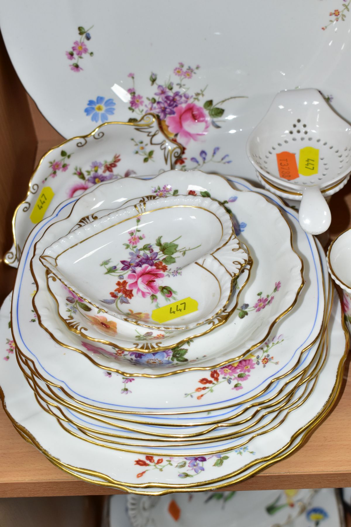 A QUANTITY OF ROYAL CROWN DERBY 'DERBY POSIES' AND ASSORTED IMARI PATTERNS, all four Imari pieces - Image 5 of 8