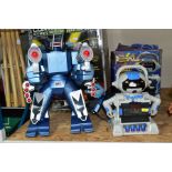 AN MGA ENTERTAINMENT COMMANDOBOT VOICE RECOGNITION ROBOT with headset and box, untested but looks to