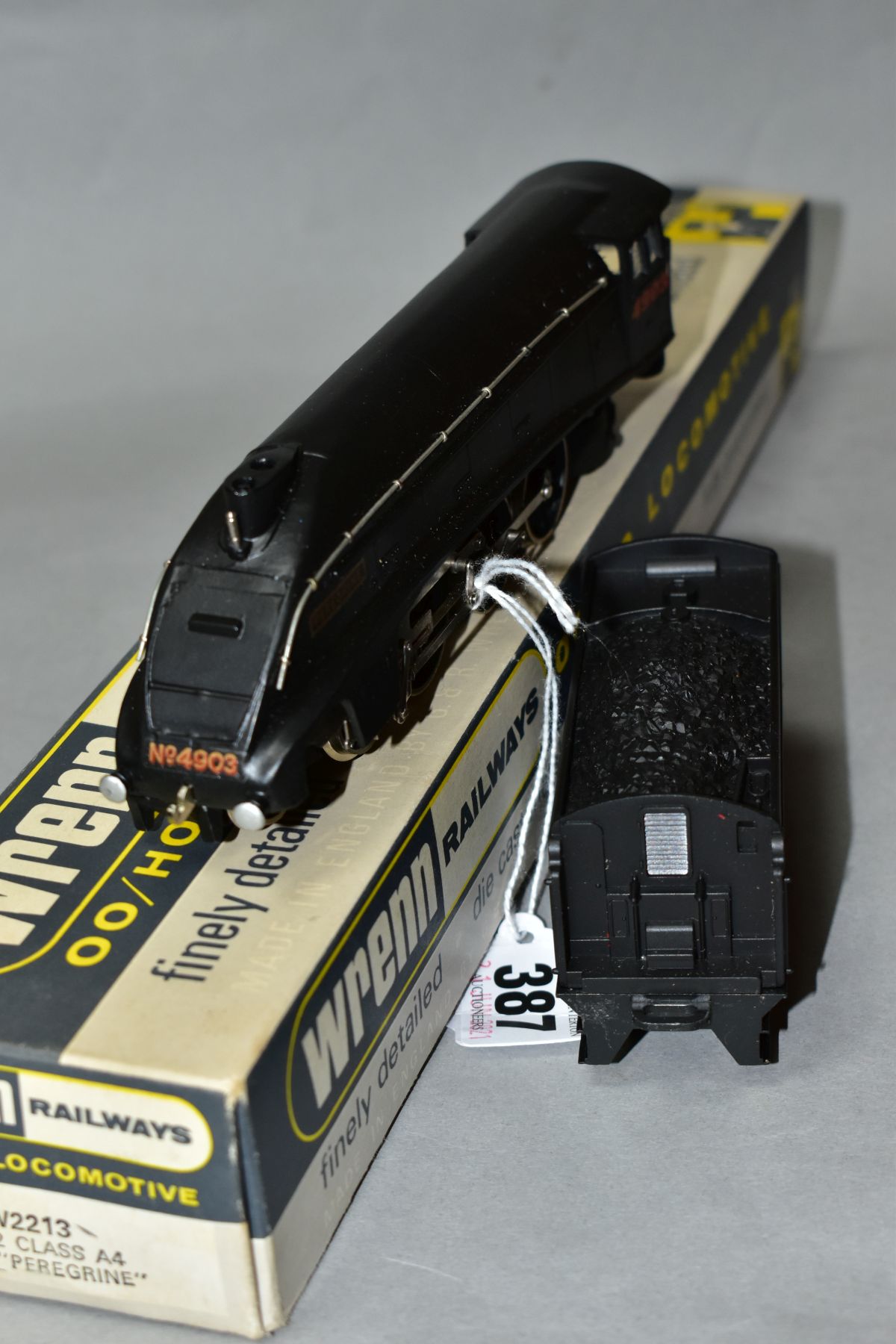 A BOXED WRENN RAILWAYS 00 GAUGE A4 CLASS LOCOMOTIVE, 'Peregrine' No 4903, L.N.E.R black livery ( - Image 2 of 3