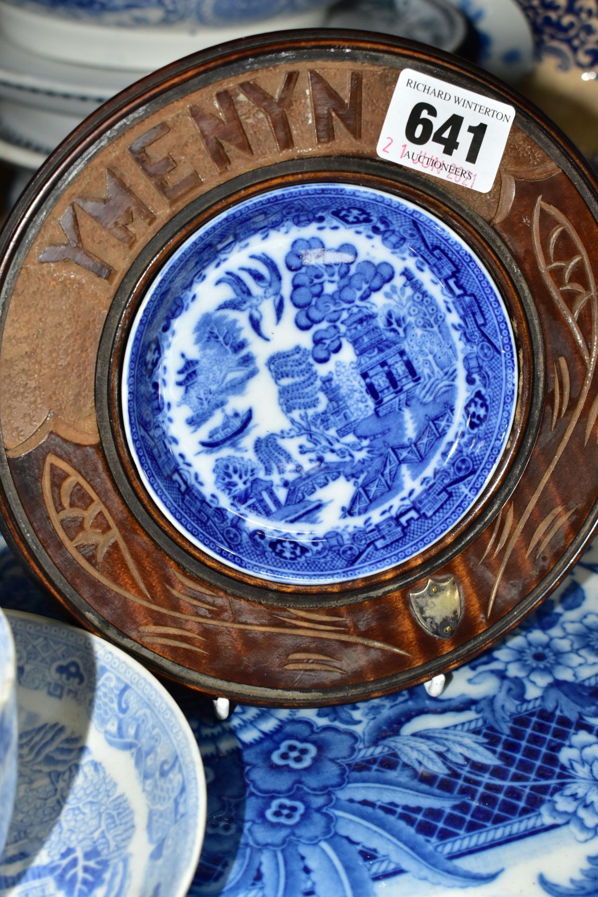 A GROUP OF 19TH AND 20TH CENTURY BLUE AND WHITE TRANSFER PRINTED POTTERY, to include an unmarked - Image 17 of 17