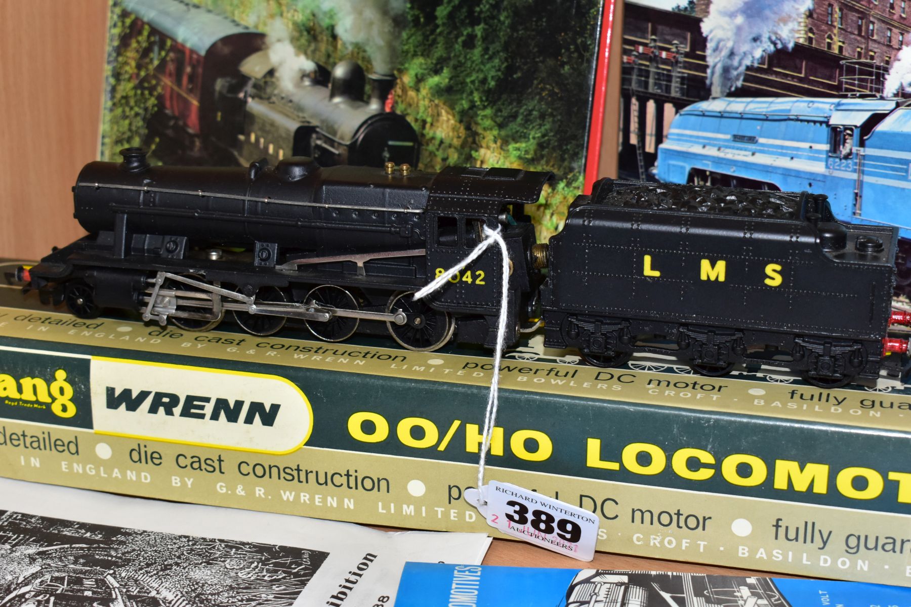 A BOXED TRI-ANG WRENN 00 GAUGE CLASS 8F LOCOMOTIVE, No 8042, L.M.S black livery (W2225), complete - Image 2 of 3