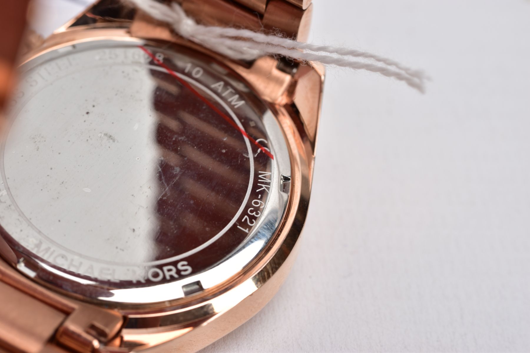 A LADIES ROSE GOLD TONE 'MICHAEL KORS' CHRONOGRAPH WRISTWATCH, round rose gold dial signed ' - Image 3 of 3