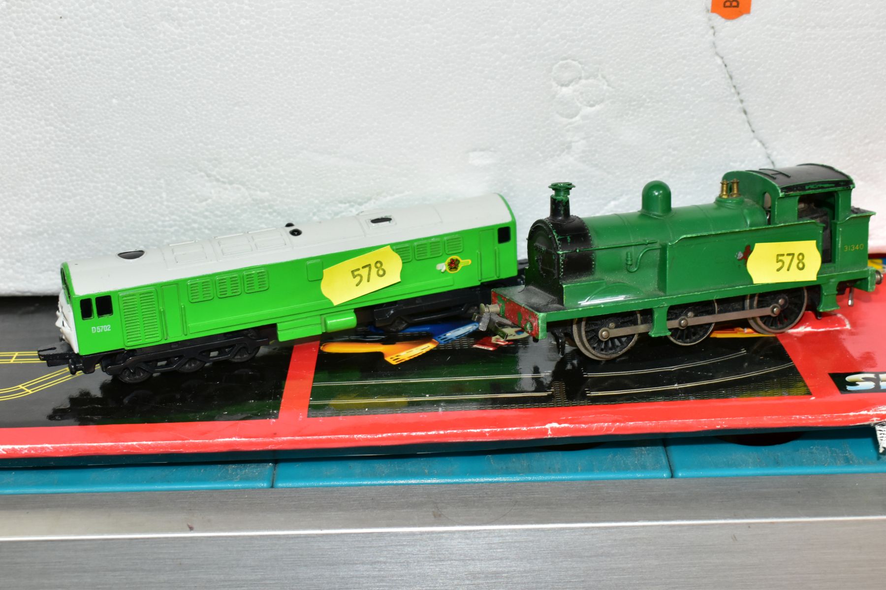 A QUANTITY OF VARIOUS TOYS, to include a boxed Formula 1 Scalextric with two cars (one damaged), - Image 5 of 14