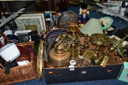 FOUR BOXES AND LOOSE MISCELLANEOUS, METALWARE, ETC, to include a Lion Zither/sd, boxed Merit