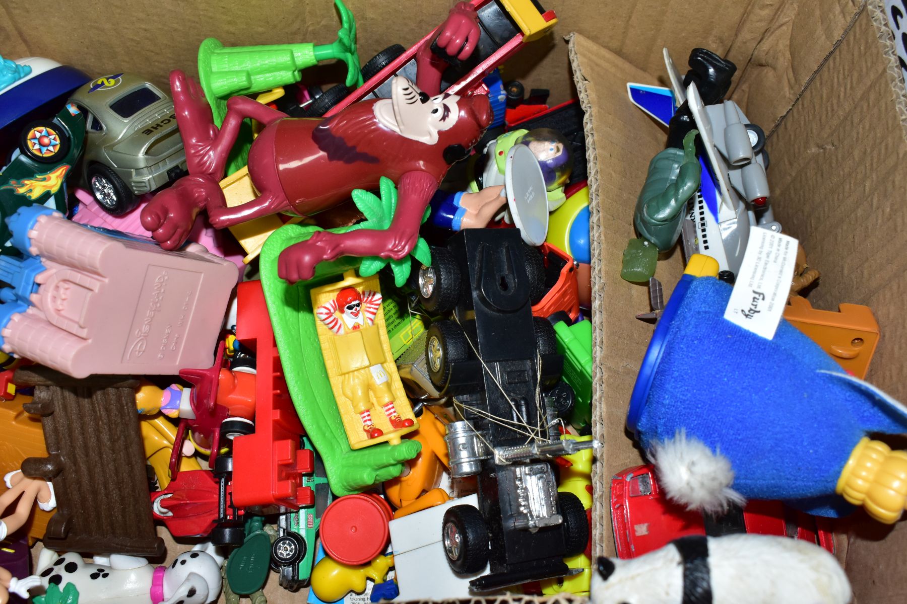 A QUANTITY OF VARIOUS TOYS, to include a boxed Formula 1 Scalextric with two cars (one damaged), - Image 12 of 14