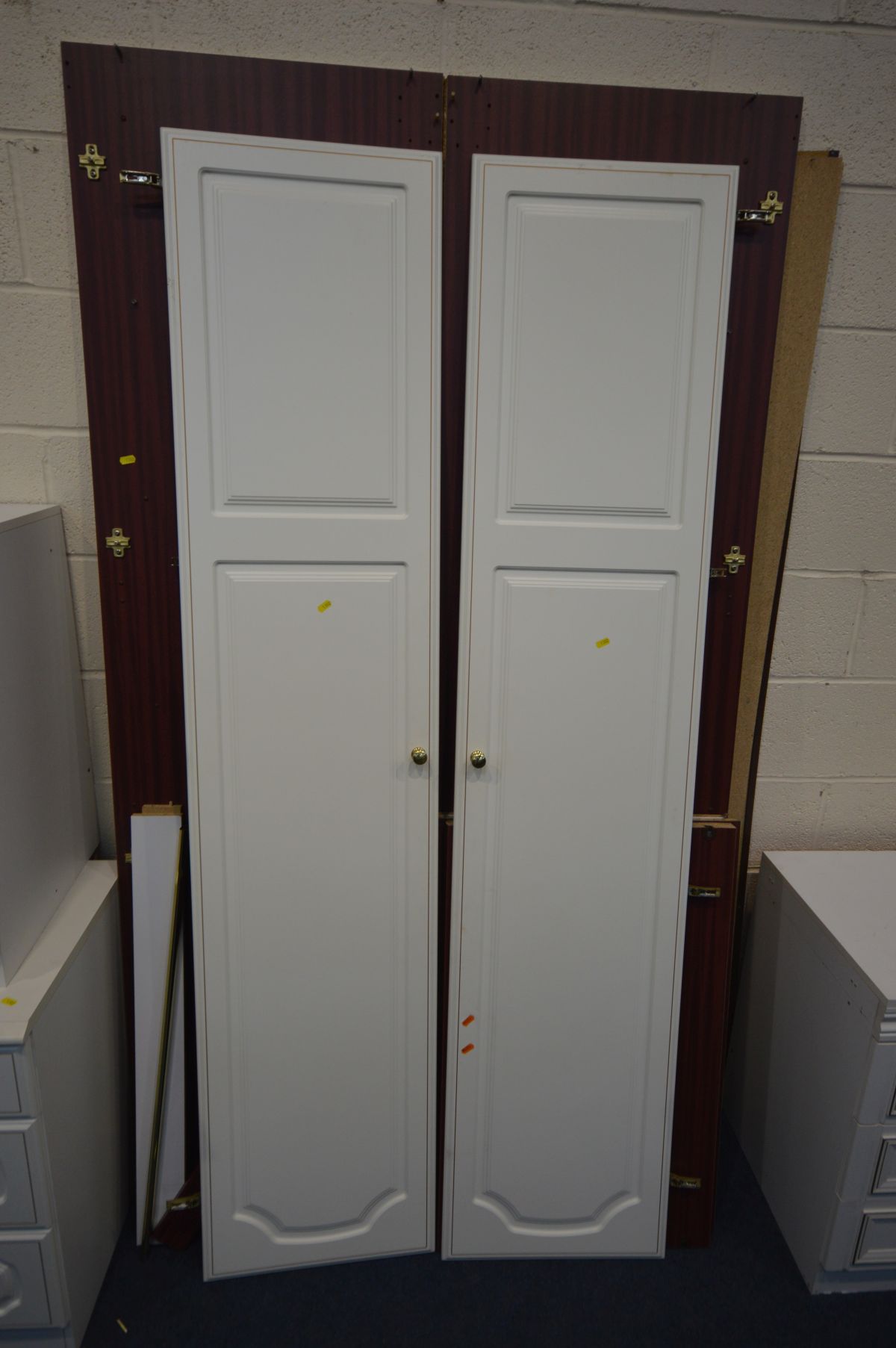 A WHITE FINISH TWO PIECE BEDROOM SUITE, comprising a double door wardrobe, width 90cm x depth 60cm x - Image 3 of 5