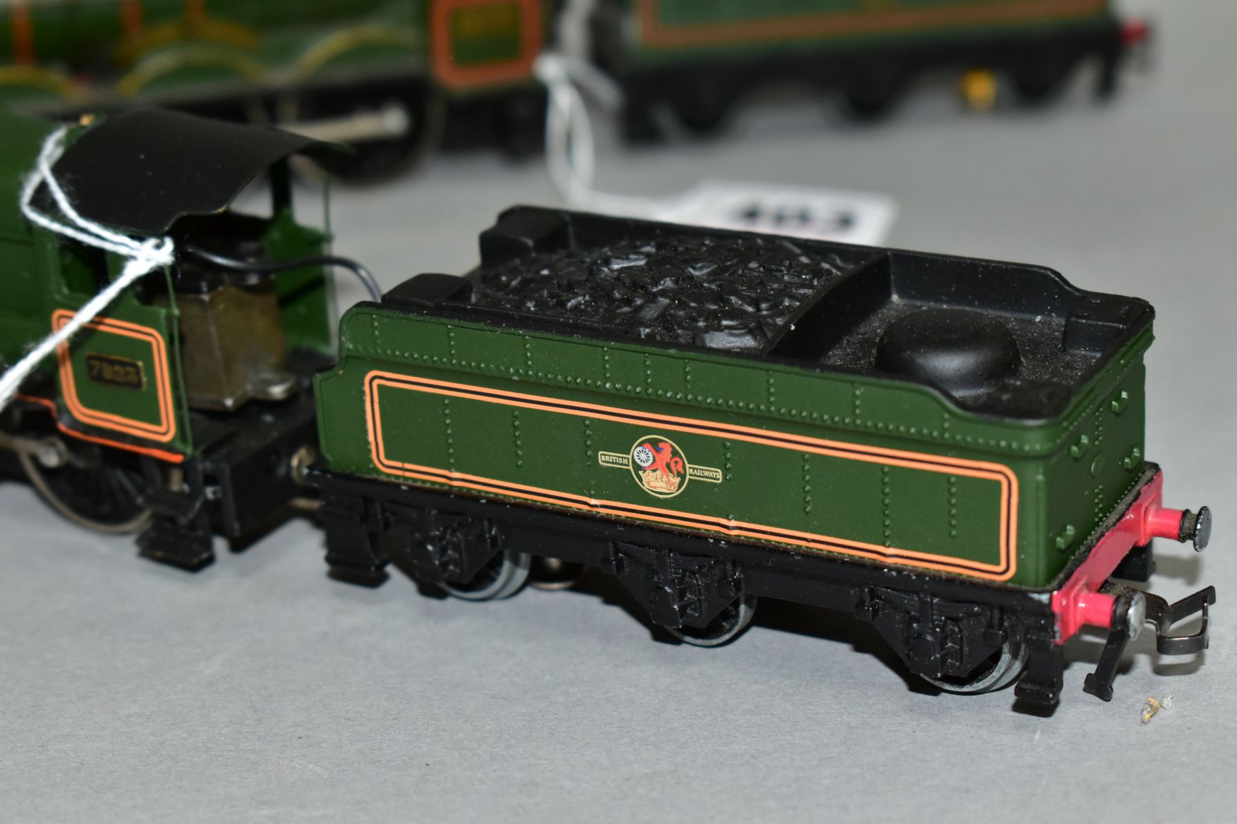 AN UNBOXED HORNBY DUBLO CASTLE CLASS LOCOMOTIVE 'Ludlow Castle' No. 5002 (3221), with a kit built - Image 3 of 5