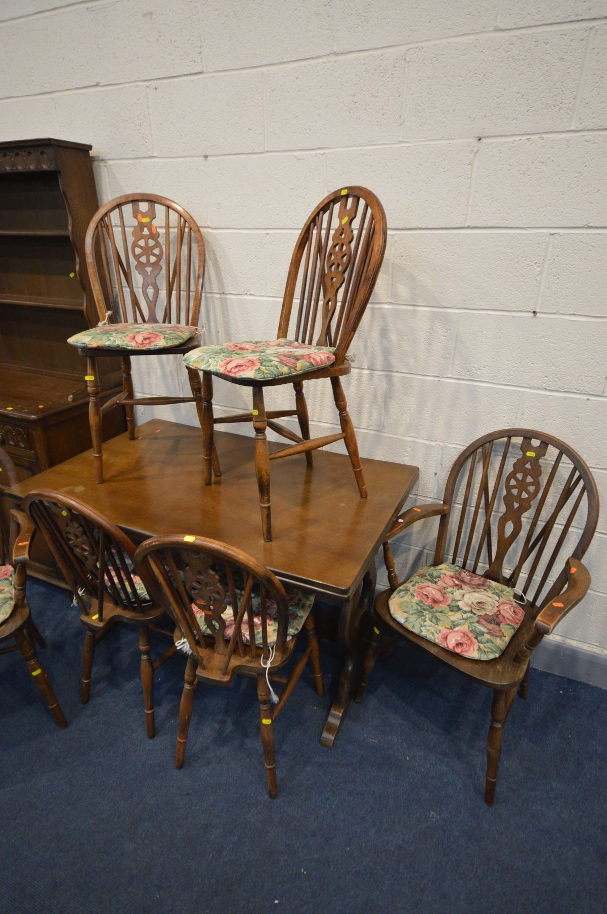 AN OAK DRAW LEAF TABLE, closed width 122cm x open width 182cm x depth 76cm x height 75cm, six oak - Image 2 of 4