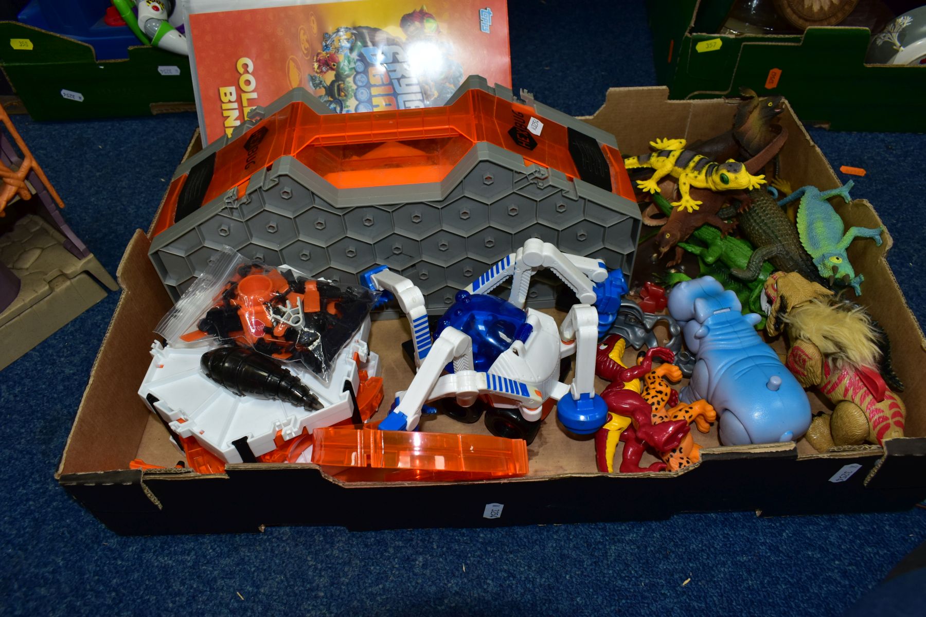 A QUANTITY OF FISHER PRICE IMAGINEXT AND OTHER TOYS, etc, including HEXBUG track and bugs, Imaginext - Image 3 of 4