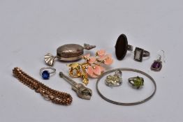 A BAG OF ASSORTED SILVER AND WHITE METAL ITEMS, to include an engine turned trinket box in the