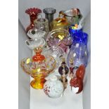 A GROUP OF VARIOUS GLASS ORNAMENTS/VASES ETC, to include a Mdina glass garniture, comprising a