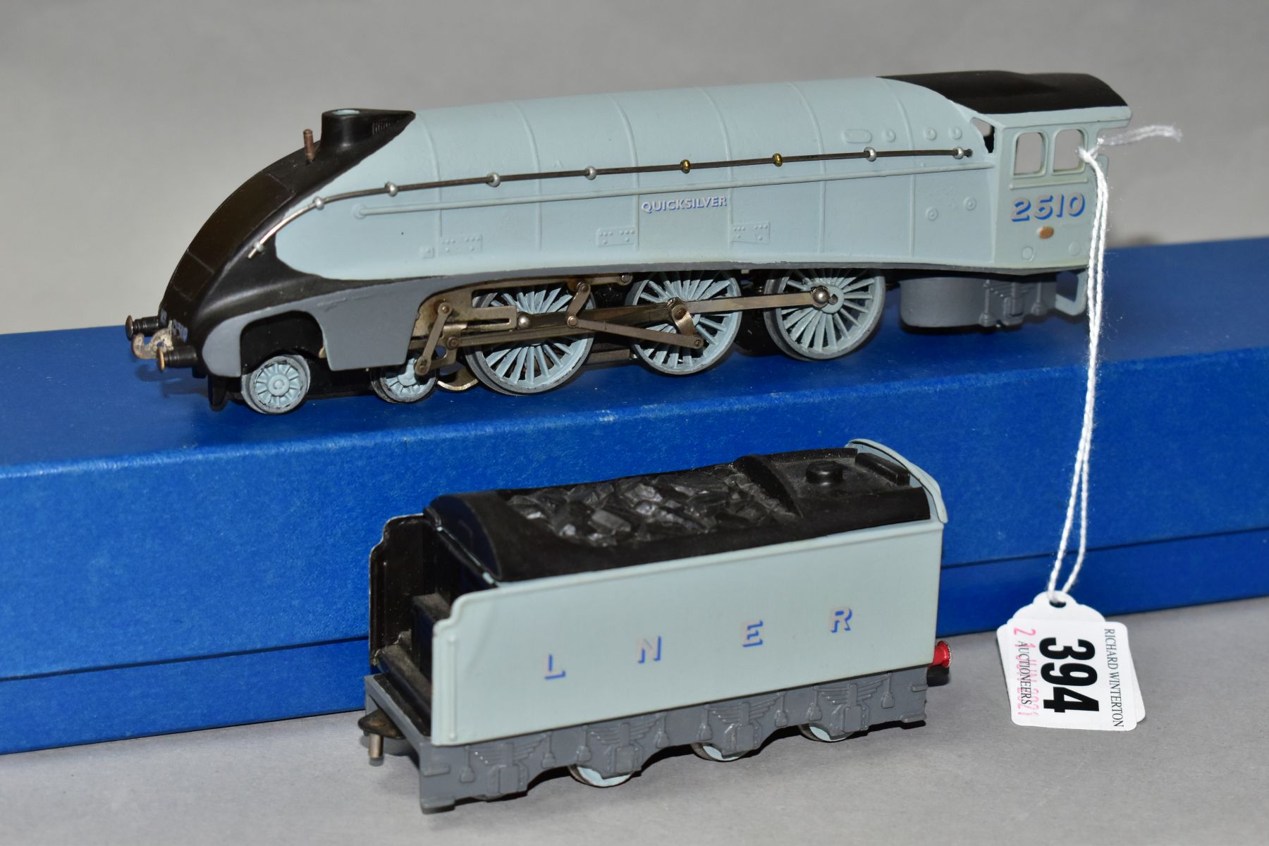 A HORNBY DUBLO A4 CLASS LOCOMOTIVE, 'Quicksilver' No. 2510, L.N.E.R. Grey livery (EDL11), version of